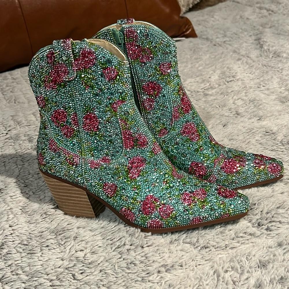 Blue by Betsey Johnson Rhinestone Diva Booties NWOT size 5